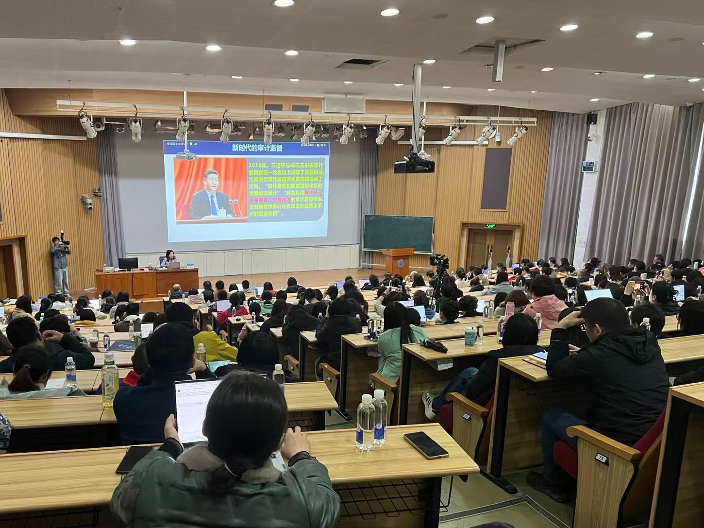 1762825683344058578.jpg 1762825683344058578.jpg