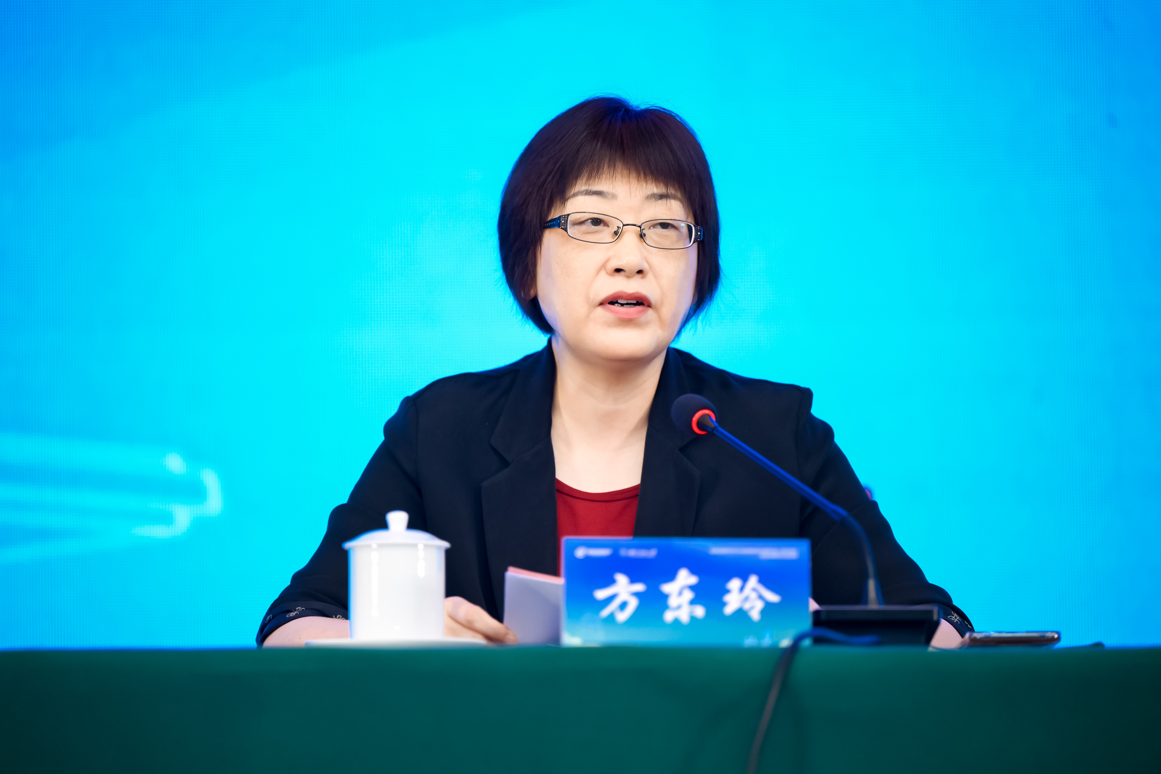 4-方东玲.jpg 4-方东玲.jpg
