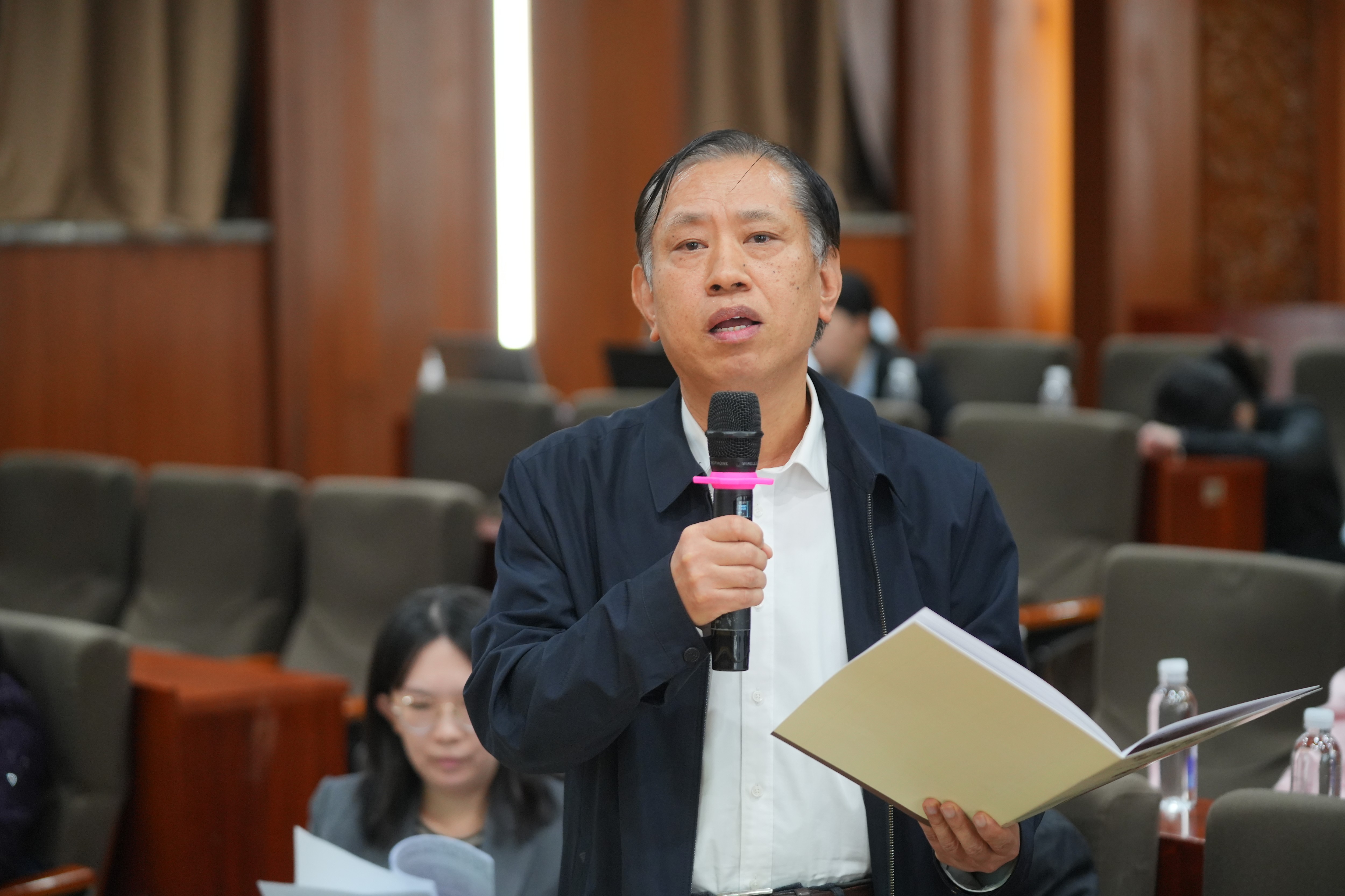 主旨发言 李兴点评.JPG