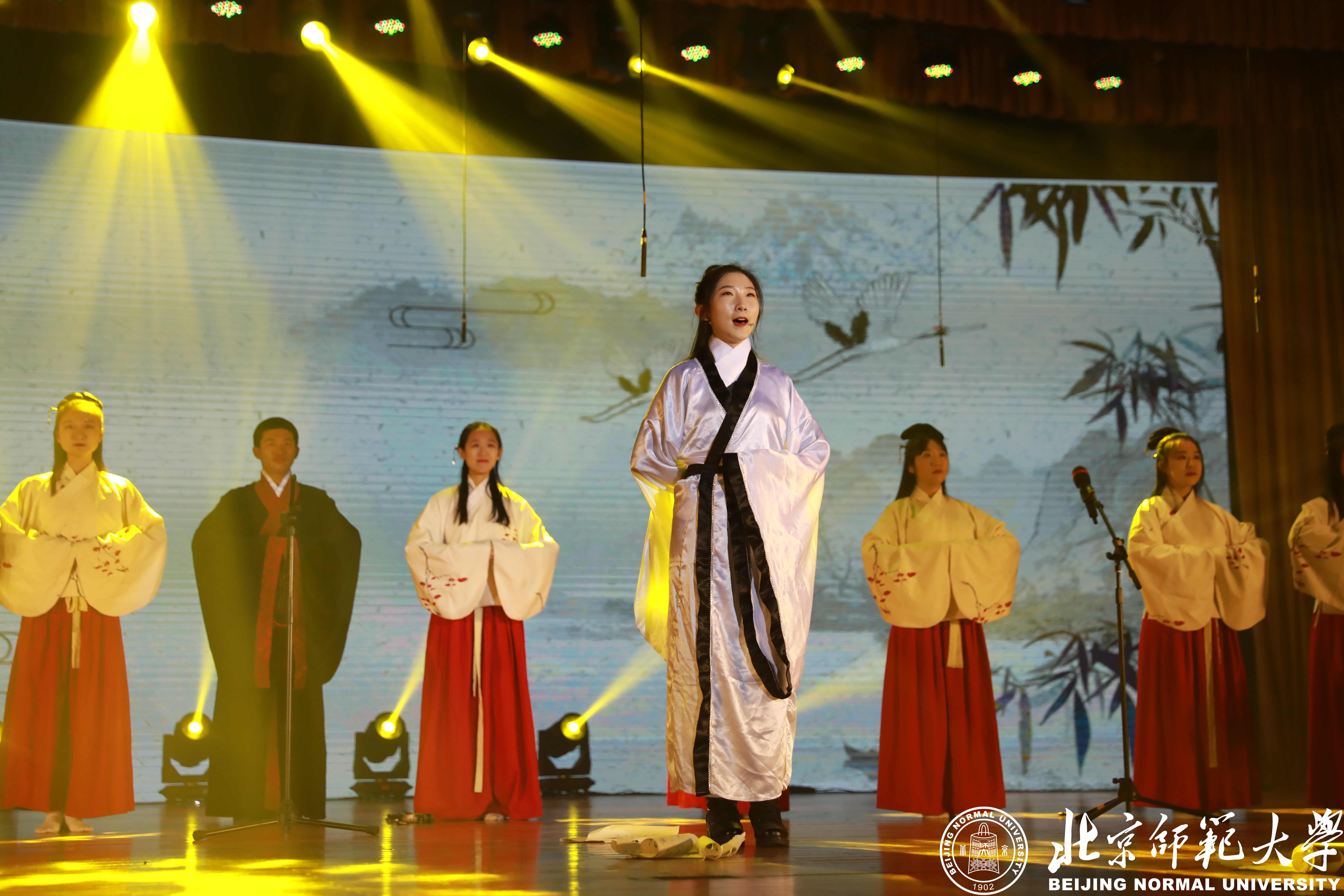 第三届北京高校中华经典诗词诵读吟唱比赛决赛举行